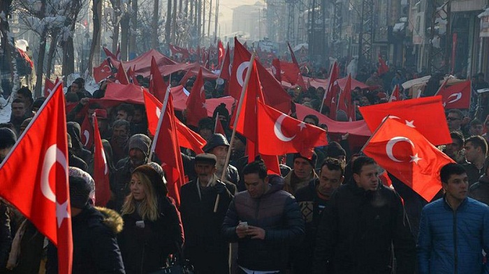 Türkiyədə milyonlarla insan küçələrə çıxdı